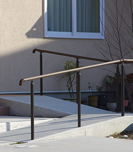 バリアフリーのために設置されたスロープ