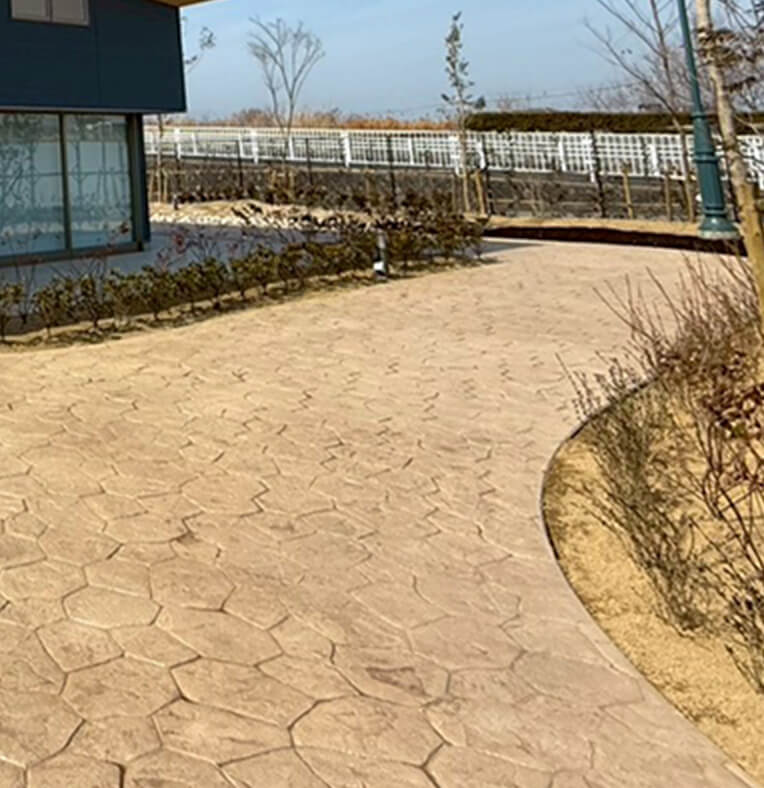 住宅へのアプローチ